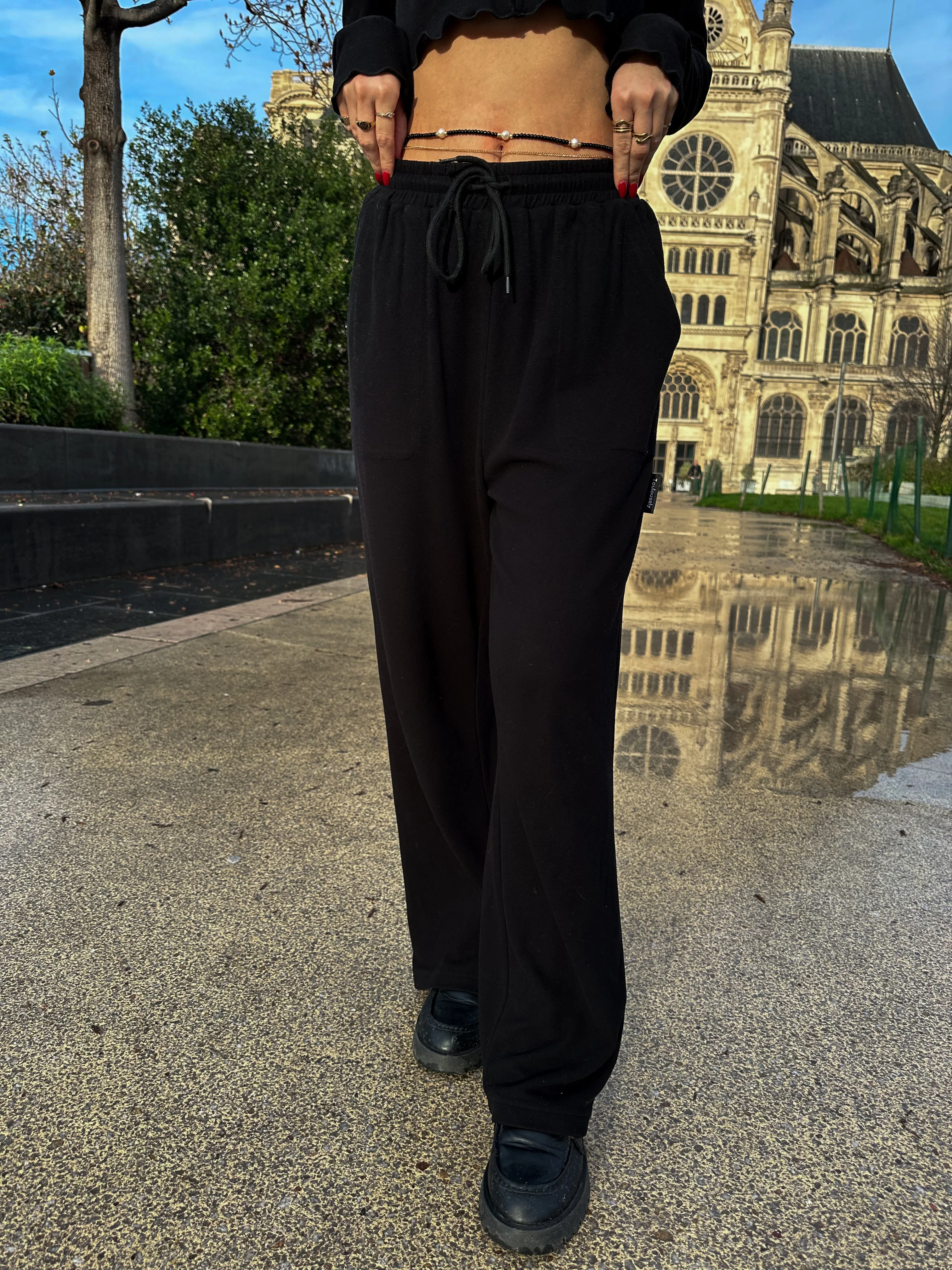 BLACK SOFT PANTS - HUG