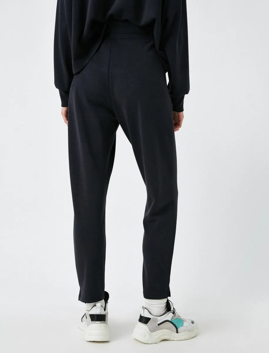 Soft Jogger Pants in Black
