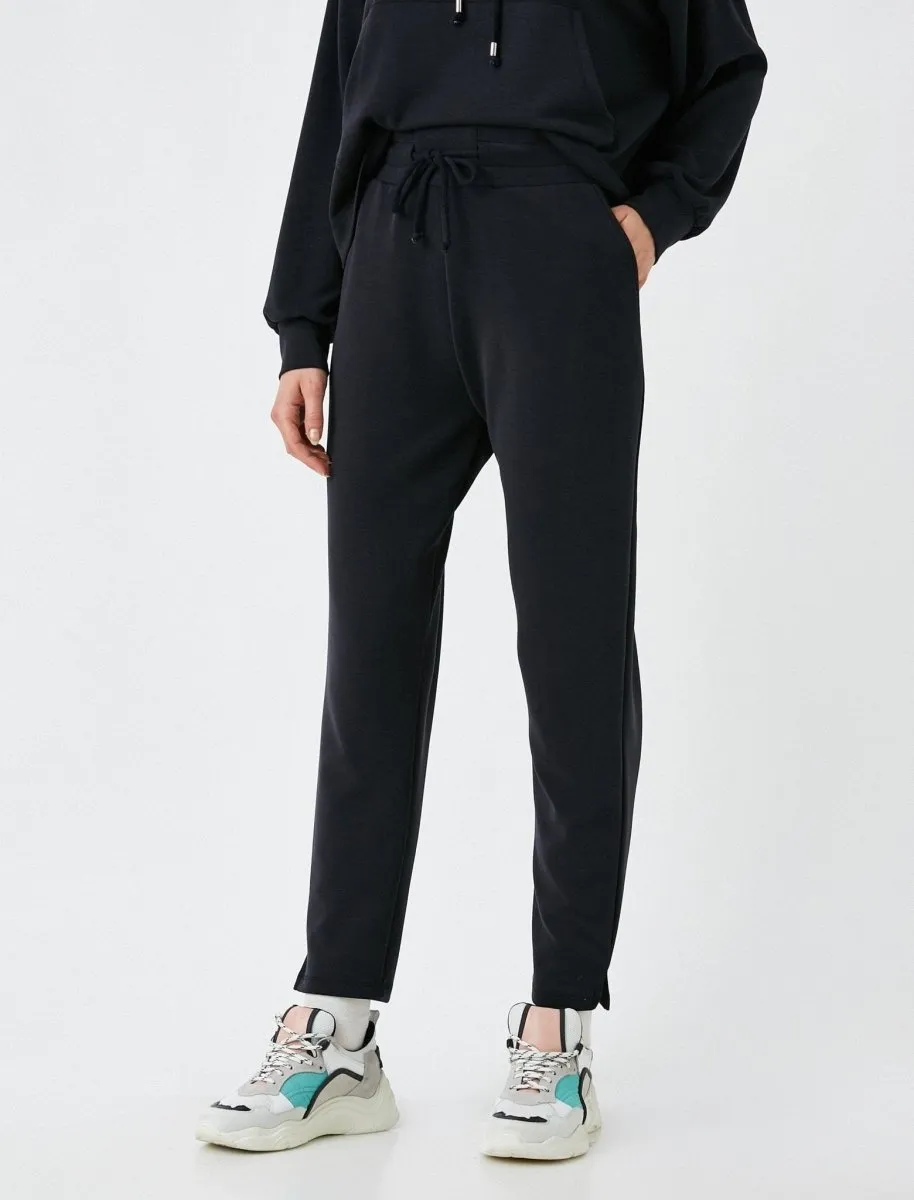 Soft Jogger Pants in Black