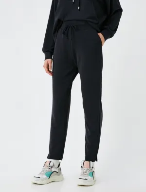 Soft Jogger Pants in Black