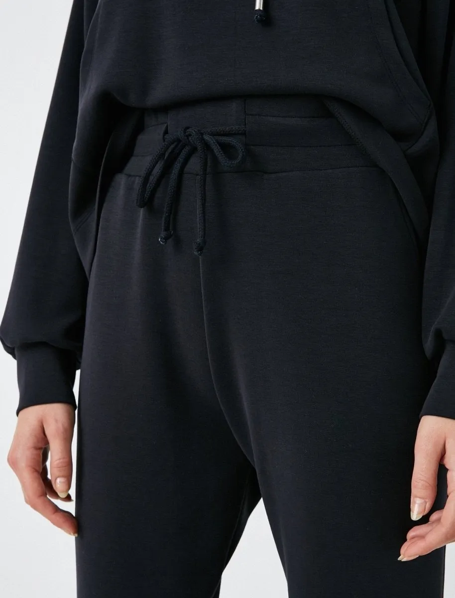 Soft Jogger Pants in Black