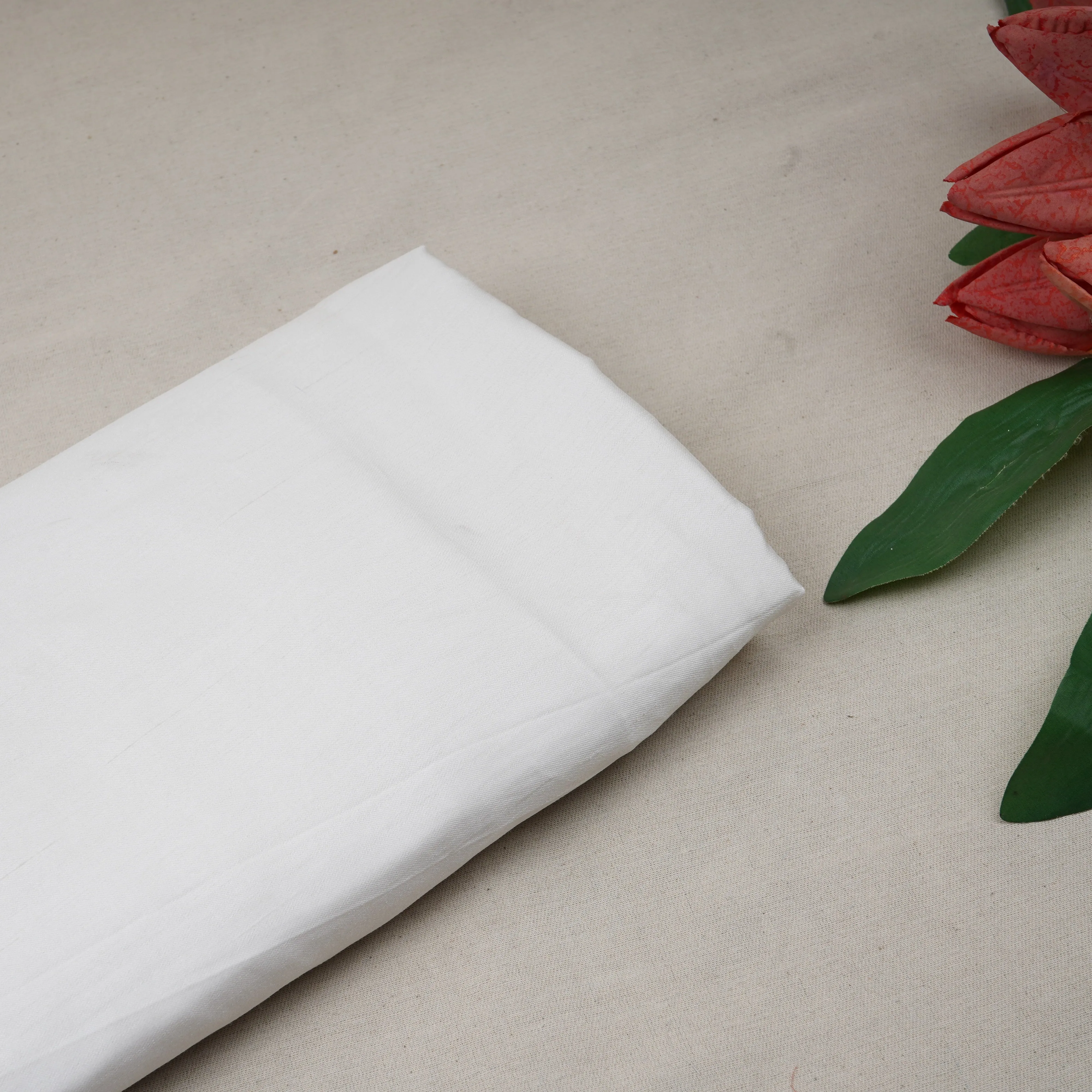 White Polyster Woven Fabric 1696